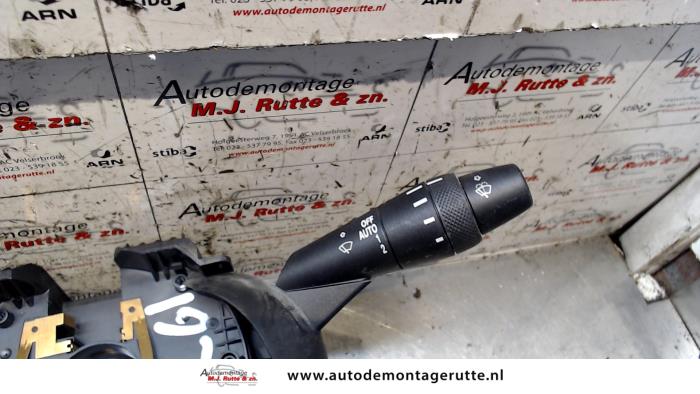 Steering column stalk from a Lancia Thesis (841) 2.4 20V 2004
