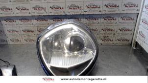 Używane Reflektor lewy Lancia Thesis (841) 2.4 20V Cena na żądanie oferowane przez Autodemontage M.J. Rutte B.V.