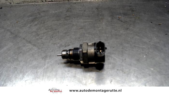 Fuel pressure sensor from a Fiat Fiorino (225) 1.3 JTD 16V Multijet 2012