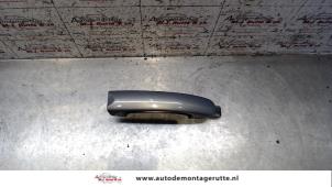 Used Front door handle 4-door, right Volkswagen Touran (1T1/T2) 2.0 TDI 16V 136 Price on request offered by Autodemontage M.J. Rutte B.V.