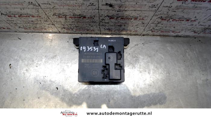 Używane Modul Comfort Mercedes E (W211) 2.2 E-200 CDI 16V Cena na żądanie oferowane przez Autodemontage M.J. Rutte B.V.