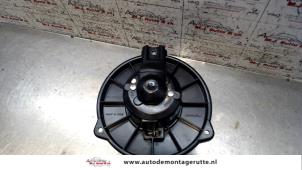 Usagé Ventilateur chauffage Toyota Yaris Verso (P2) 1.3 16V Prix sur demande proposé par Autodemontage M.J. Rutte B.V.