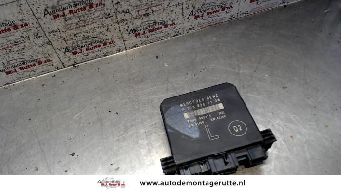 Comfort Module from a Mercedes-Benz CLK (W208) 2.0 200K Evo 16V 2002