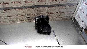 Used Front door lock mechanism 4-door, right Mercedes C Combi (S203) 2.2 C-200 CDI 16V Price on request offered by Autodemontage M.J. Rutte B.V.