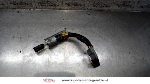 Gebrauchte Zündschloss + Schlüssel Renault Clio (B/C57/357/557/577) 1.2 Eco Kat. Preis auf Anfrage angeboten von Autodemontage M.J. Rutte B.V.