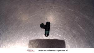 Used Injector (petrol injection) Renault Grand Scénic II (JM) 2.0 16V Price on request offered by Autodemontage M.J. Rutte B.V.