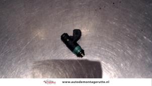Used Injector (petrol injection) Renault Grand Scénic II (JM) 2.0 16V Price on request offered by Autodemontage M.J. Rutte B.V.