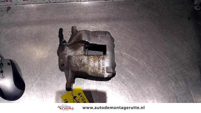 Gebrauchte Bremszange links vorne Fiat Stilo (192A/B) 2.4 20V Abarth 3-Drs. Preis auf Anfrage angeboten von Autodemontage M.J. Rutte B.V.