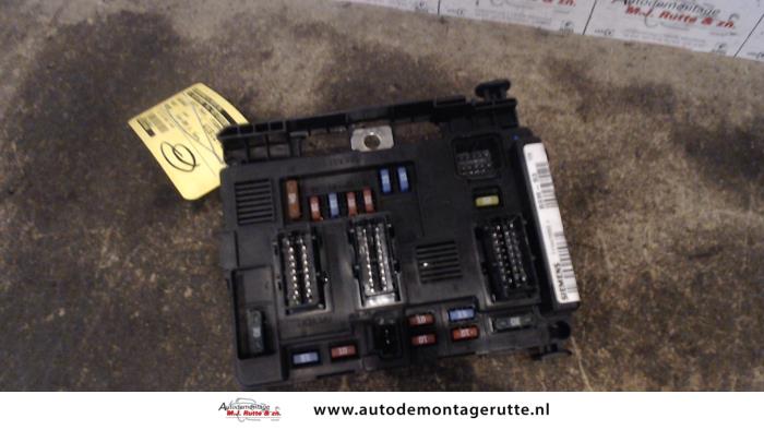 Fuse box from a Peugeot Partner 2.0 HDI 2004