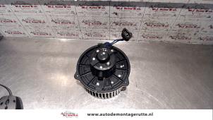 Usados Motor de ventilador de calefactor Hyundai H-1/Starex Travel 2.5 TD Precio de solicitud ofrecido por Autodemontage M.J. Rutte B.V.