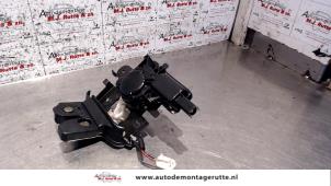 Used Tailgate lock mechanism Mazda 3 (BK12) 1.6 CiTD 16V Price on request offered by Autodemontage M.J. Rutte B.V.