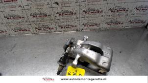 Used Rear brake calliper, right Opel Combo (Corsa C) 1.7 CDTi 16V Price on request offered by Autodemontage M.J. Rutte B.V.