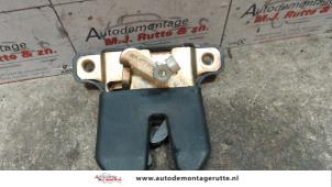 Usados Mecanismo de cierre del portón trasero Audi A4 (B5) 1.6 Precio de solicitud ofrecido por Autodemontage M.J. Rutte B.V.