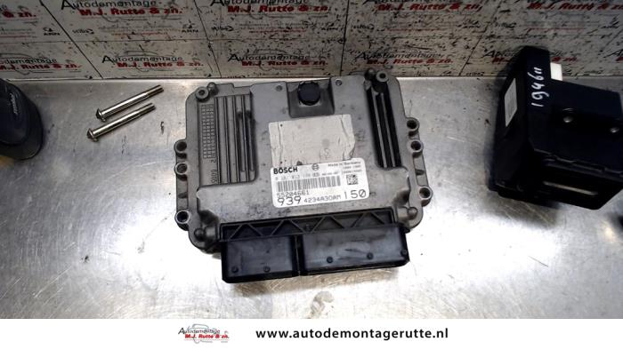 Ignition lock + computer from a Alfa Romeo 159 Sportwagon (939BX) 1.9 JTDm 16V 2006