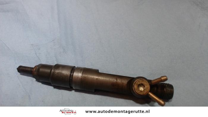 Usagé Injecteurs Volkswagen Transporter/Caravelle T4 2.5 TDI Prix sur demande proposé par Autodemontage M.J. Rutte B.V.