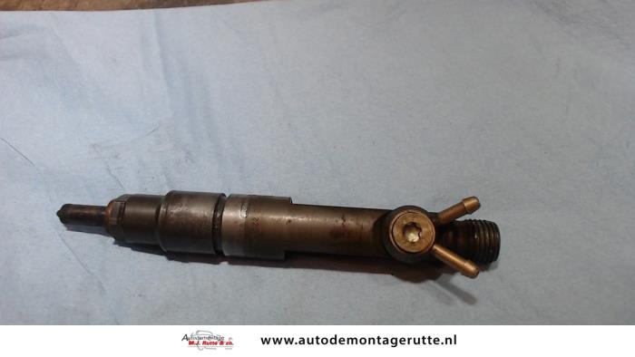 Usagé Injecteurs Volkswagen Transporter/Caravelle T4 2.5 TDI Prix sur demande proposé par Autodemontage M.J. Rutte B.V.