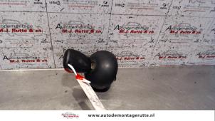 Used Fuel cap Opel Movano (4A1; 4A2; 4B2; 4B3; 4C2; 4C3) 2.5 CDTI Price on request offered by Autodemontage M.J. Rutte B.V.