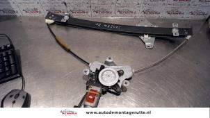 Used Window mechanism 4-door, front right Ssang Yong Rexton 2.7 Xdi RX/RJ 270 16V Price on request offered by Autodemontage M.J. Rutte B.V.