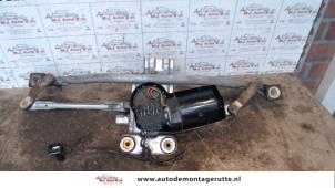 Gebrauchte Scheibenwischermotor + Mechanik Ford StreetKa 1.6i Preis auf Anfrage angeboten von Autodemontage M.J. Rutte B.V.