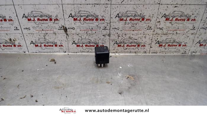 Używane Przekaznik Mercedes E Combi (S124) 2.3 230 TE Cena na żądanie oferowane przez Autodemontage M.J. Rutte B.V.