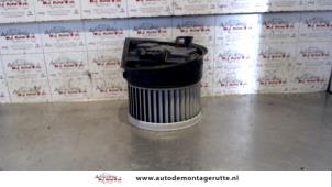 Używane Silnik wentylatora nagrzewnicy Peugeot 407 SW (6E) 2.0 HDiF 16V Cena na żądanie oferowane przez Autodemontage M.J. Rutte B.V.