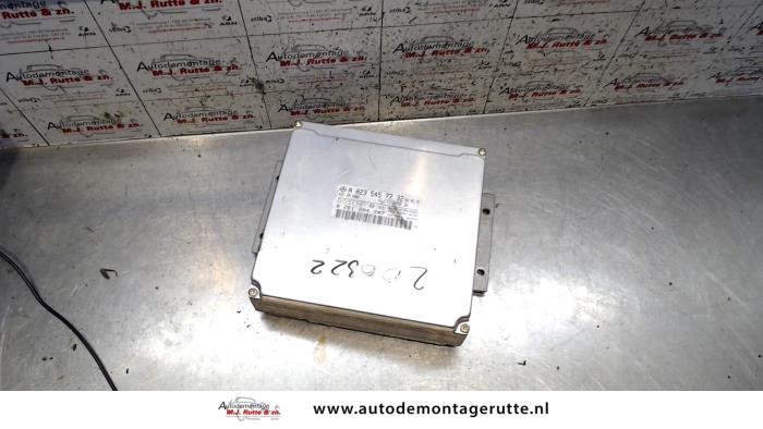 Calculateur moteur d'un Mercedes-Benz CLK (W208) 2.3 230K 16V 1998