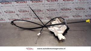 Gebrauchte Türschlossmechanik 2-türig links Citroen C4 Coupé (LA) 1.6 16V Preis auf Anfrage angeboten von Autodemontage M.J. Rutte B.V.