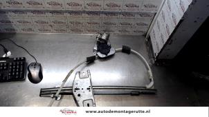 Used Window mechanism 4-door, front left Jeep Cherokee/Liberty (KJ) 2.8 CRD 16V Price on request offered by Autodemontage M.J. Rutte B.V.