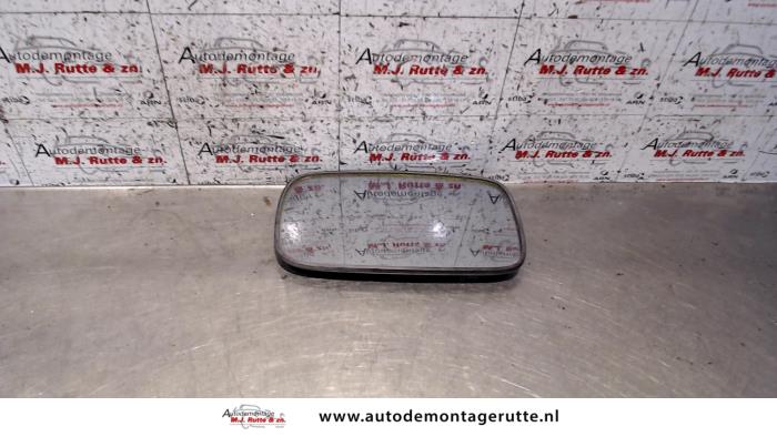 Mirror glass, right from a Volvo V50 (MW) 2.0 D 16V 2004