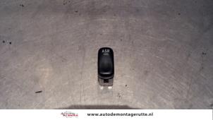 Usagé Commutateur ASR Mercedes Sprinter 2t (901/902) 211 CDI 16V Prix sur demande proposé par Autodemontage M.J. Rutte B.V.
