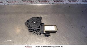 Usados Motor de ventanilla de puerta Fiat Idea (350AX) 1.4 16V Precio de solicitud ofrecido por Autodemontage M.J. Rutte B.V.