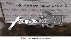 New Rear door window mechanism 4-door, right Renault Scénic III (JZ) 1.2 16V TCe 115 Energy Price on request offered by Autodemontage M.J. Rutte B.V.