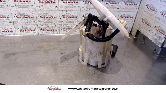 Bomba eléctrica de combustible de un Opel Astra H (L48) 1.6 16V Twinport 2007