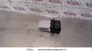 Used Heater resistor Renault Scénic I (JA) 2.0 16V IDE Price on request offered by Autodemontage M.J. Rutte B.V.