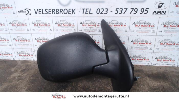 Wing mirror, right from a Renault Kangoo Express (FC) 1.5 dCi 60 2006