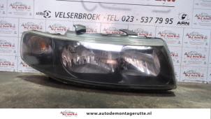 Used Headlight, right Seat Leon (1M1) 1.6 16V Price on request offered by Autodemontage M.J. Rutte B.V.