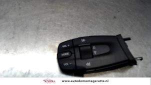 Usados Mando de radio volante Seat Ibiza IV (6J5) 1.2 TDI Ecomotive Precio de solicitud ofrecido por Autodemontage M.J. Rutte B.V.