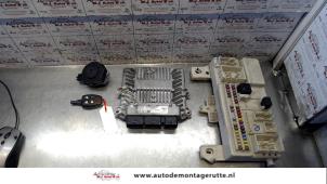Used Ignition lock + computer Volvo V50 (MW) 2.0 D 16V Price on request offered by Autodemontage M.J. Rutte B.V.