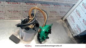 Używane Elektryczna pompa paliwa Audi A4 Avant Quattro (B7) 3.2 FSI V6 24V Cena na żądanie oferowane przez Autodemontage M.J. Rutte B.V.