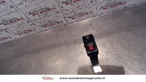 Usados Interruptor de luz de pánico Volvo 850 2.5i GLE 10V Precio de solicitud ofrecido por Autodemontage M.J. Rutte B.V.