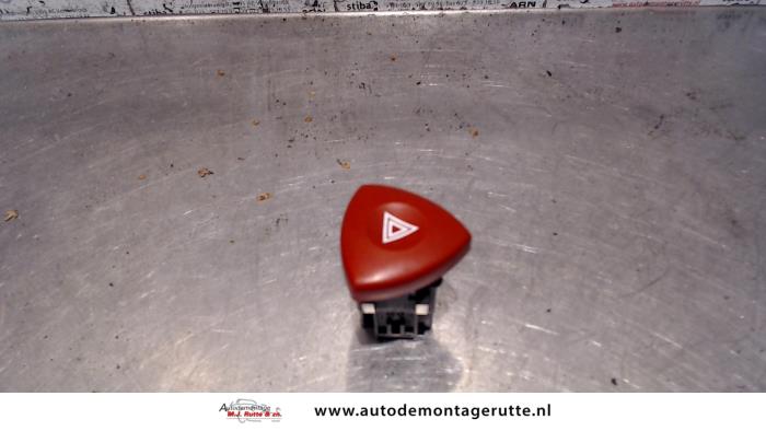 Panic lighting switch from a Opel Movano (4A1; 4A2; 4B2; 4B3; 4C2; 4C3) 2.5 CDTI 16V DPF 2008