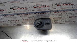 Usados Interruptor de luz Seat Ibiza IV (6J5) 1.2 TDI Ecomotive Precio de solicitud ofrecido por Autodemontage M.J. Rutte B.V.