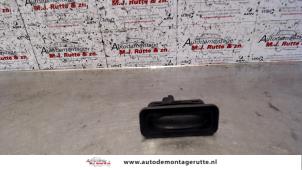 Used Tailgate switch Renault Scénic II (JM) 1.4 16V Price on request offered by Autodemontage M.J. Rutte B.V.