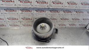 Used Heating and ventilation fan motor Toyota Yaris II (P9) 1.0 12V VVT-i Price on request offered by Autodemontage M.J. Rutte B.V.