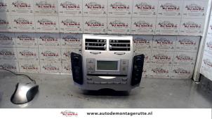 Gebrauchte Radiobedienfeld Toyota Yaris II (P9) 1.0 12V VVT-i Preis auf Anfrage angeboten von Autodemontage M.J. Rutte B.V.