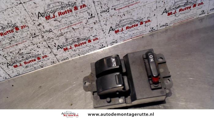 Usados Interruptor combinado de ventanillas Honda Prelude (BB) 2.0i 16V Precio de solicitud ofrecido por Autodemontage M.J. Rutte B.V.
