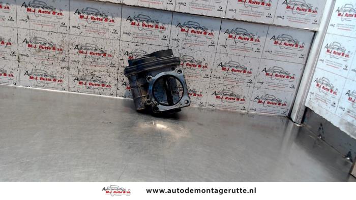 Gebrauchte Drosselklappengehäuse Opel Vectra C Caravan 3.0 CDTI V6 24V Preis auf Anfrage angeboten von Autodemontage M.J. Rutte B.V.