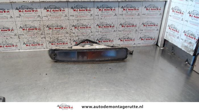Begagnade Indikator, höger Mazda 323 F (BA14) 1.8i GLX,GT 16V Pris på förfrågan erbjuds av Autodemontage M.J. Rutte B.V.