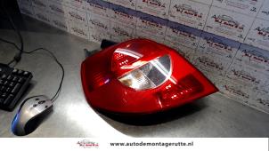 Used Taillight, left Renault Clio III (BR/CR) 1.4 16V Price on request offered by Autodemontage M.J. Rutte B.V.