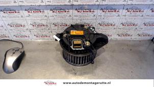Used Heating and ventilation fan motor Audi A4 Avant Quattro (B7) 3.2 FSI V6 24V Price on request offered by Autodemontage M.J. Rutte B.V.